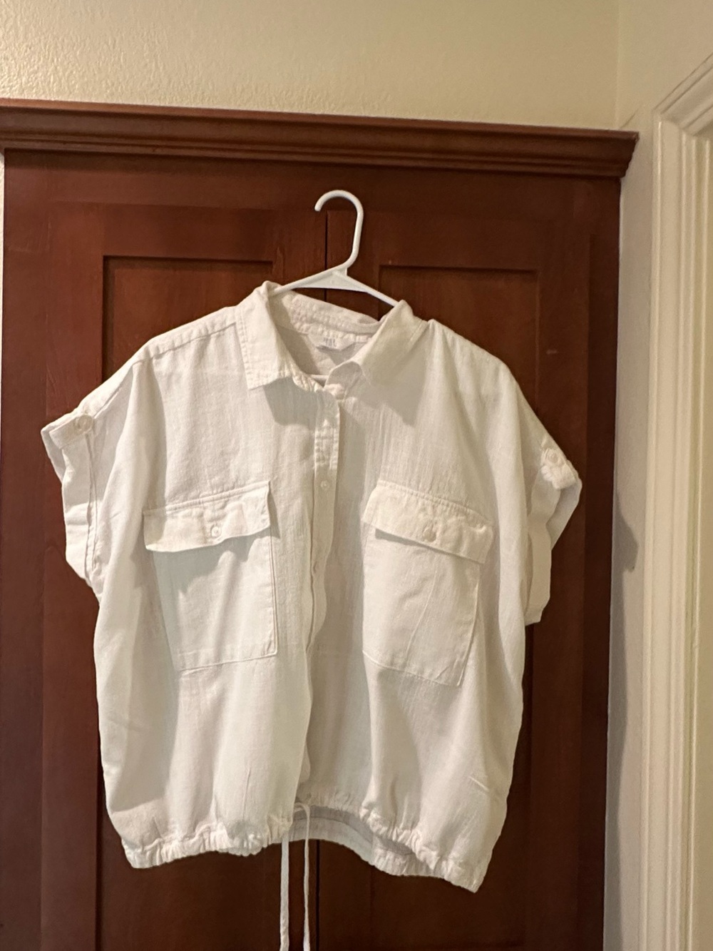 Time and Tru White Short-Sleeve Button Front Utility Shirt with Drawstring Hem